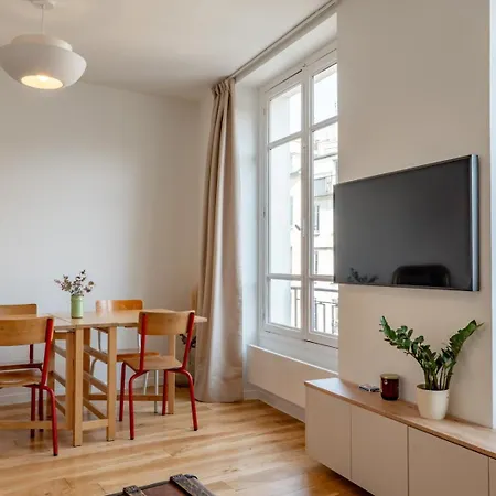 Cozy Faubourg St Martin Retreat Appartamento Parigi
