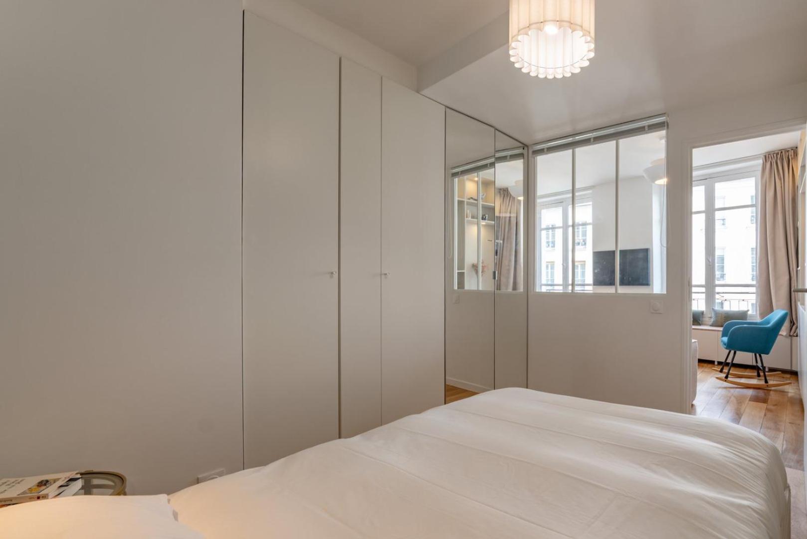Cozy Faubourg St Martin Retreat *